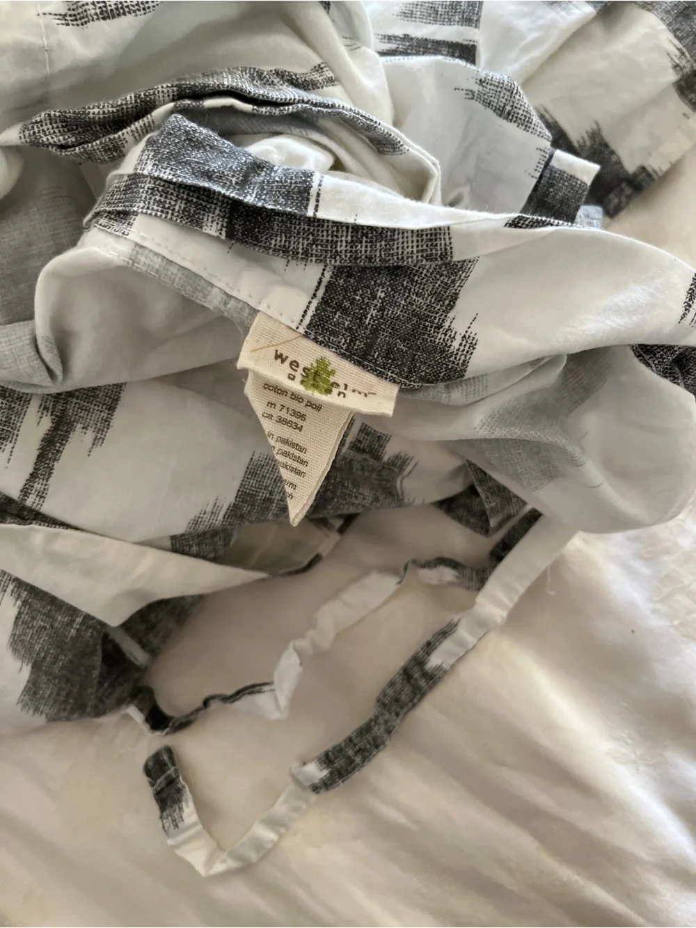 West Elm Queen Cotton Duvet Cover – Black & White Abstract Print
